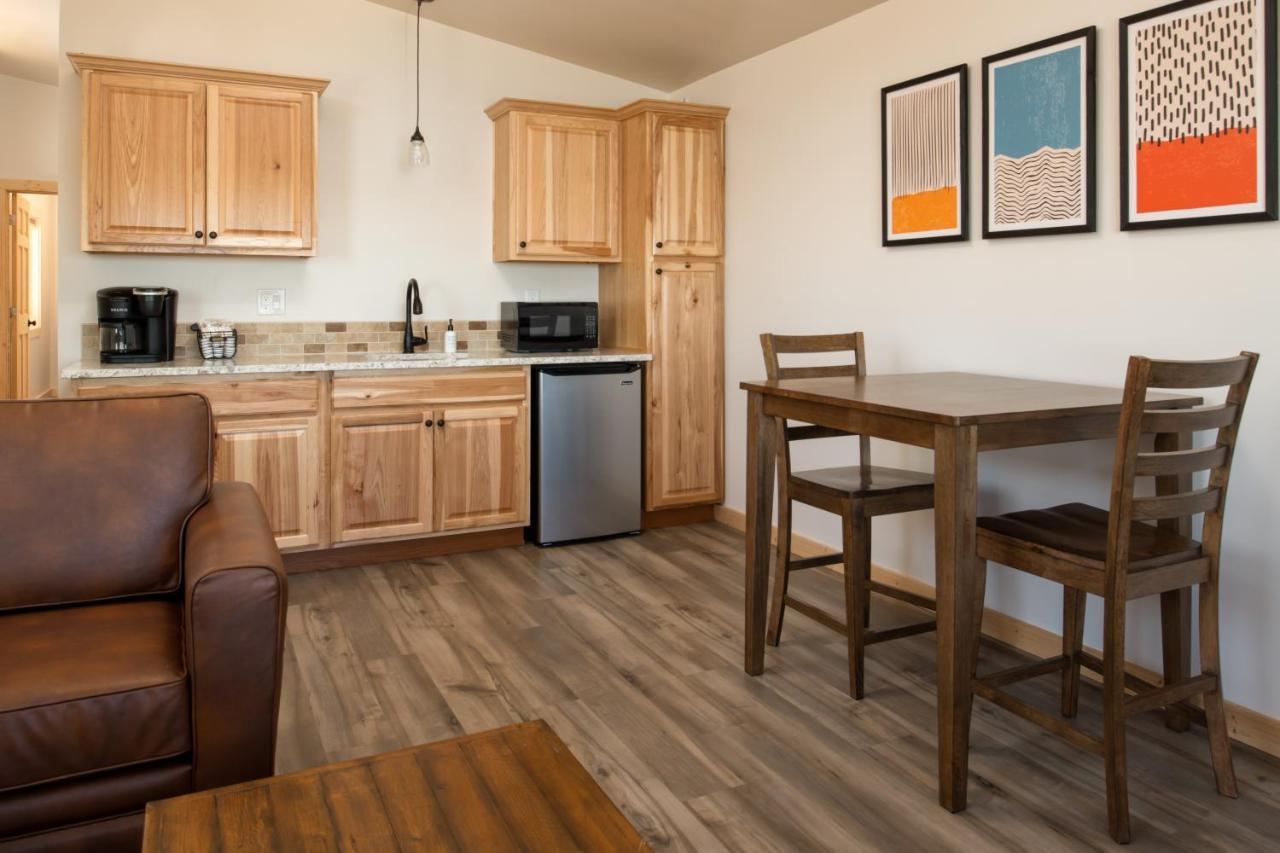River Lodge And Cabins Boardman エクステリア 写真