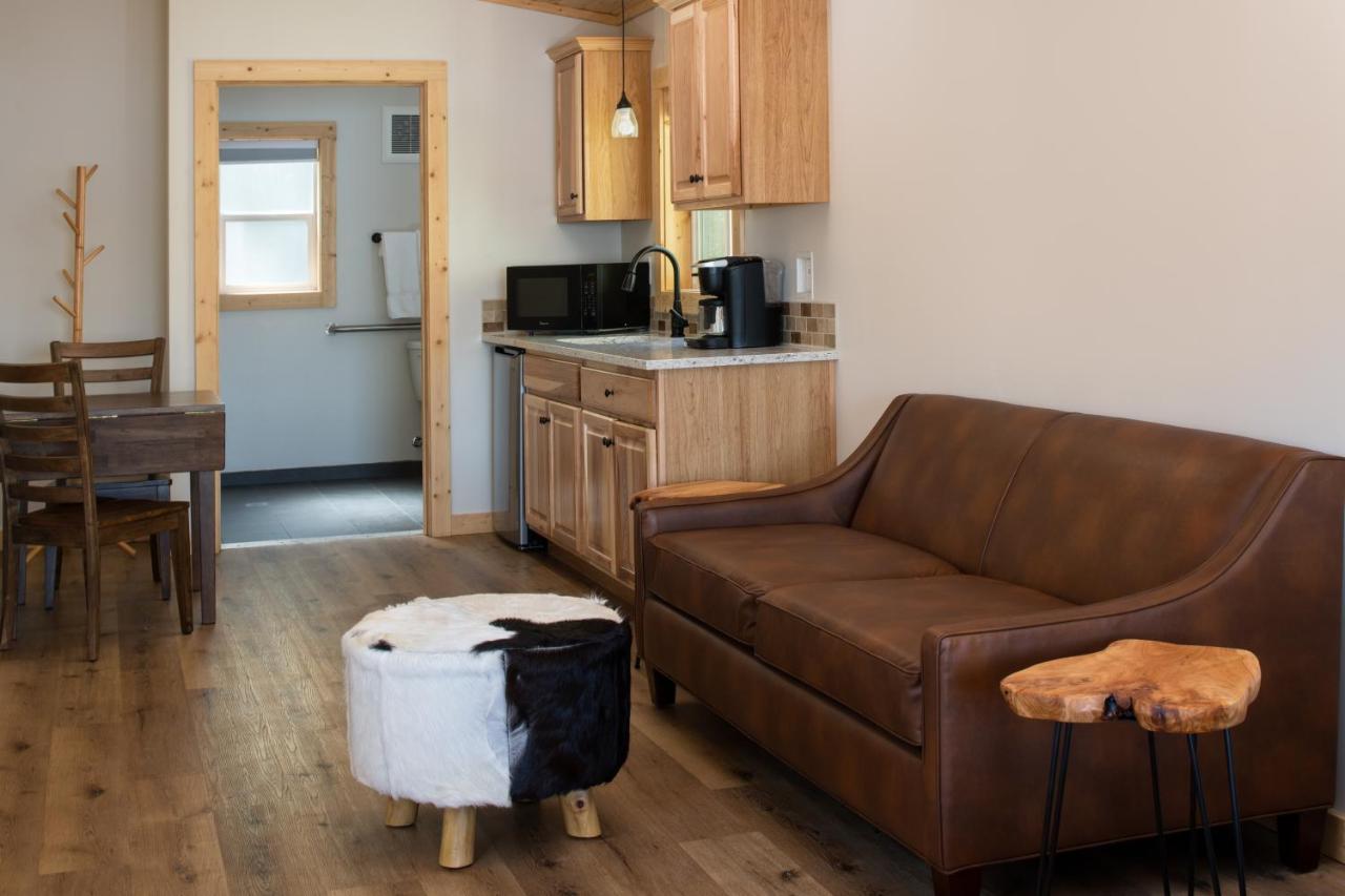River Lodge And Cabins Boardman エクステリア 写真