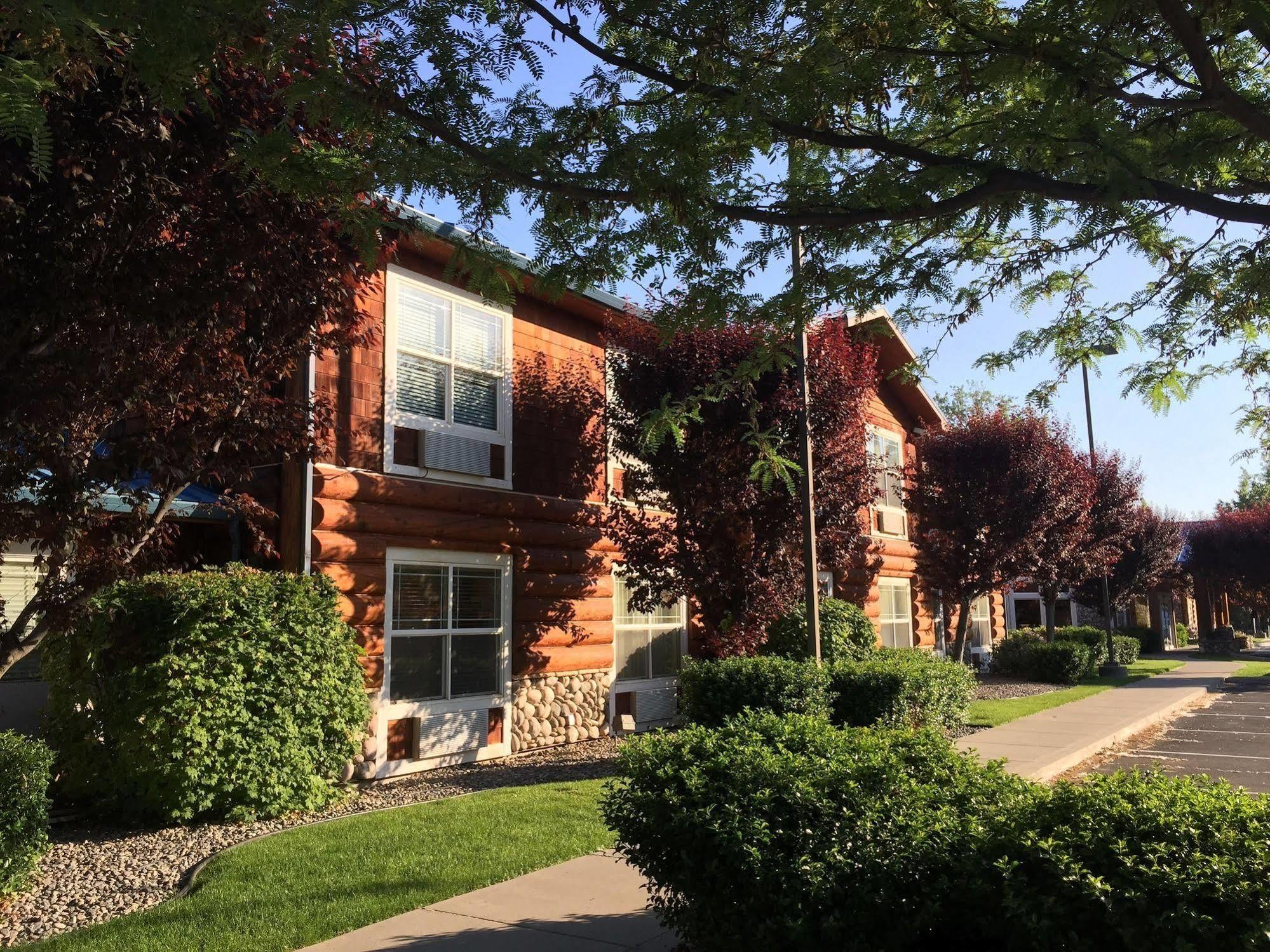 River Lodge And Cabins Boardman エクステリア 写真